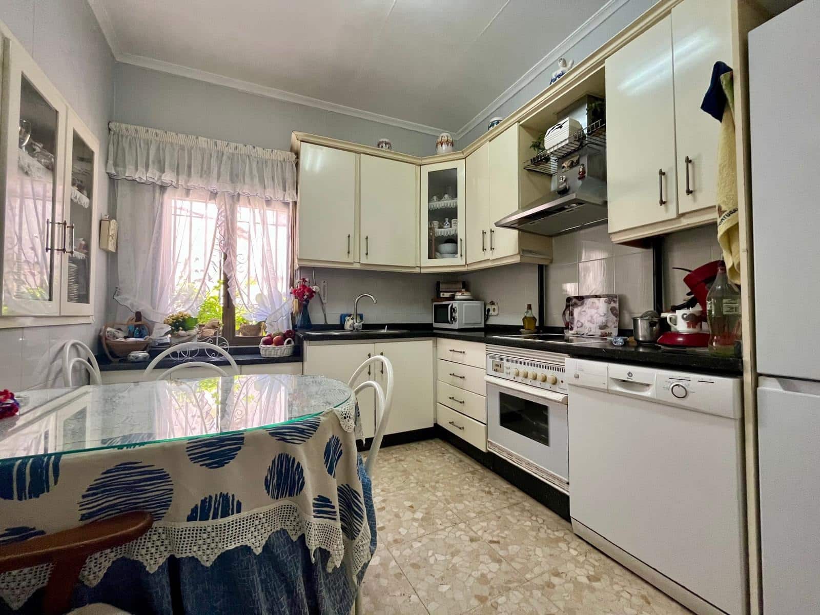 5 slaapkamer Huis te koop in Cordoba stad - € 230.000 (Ref: 9908093)