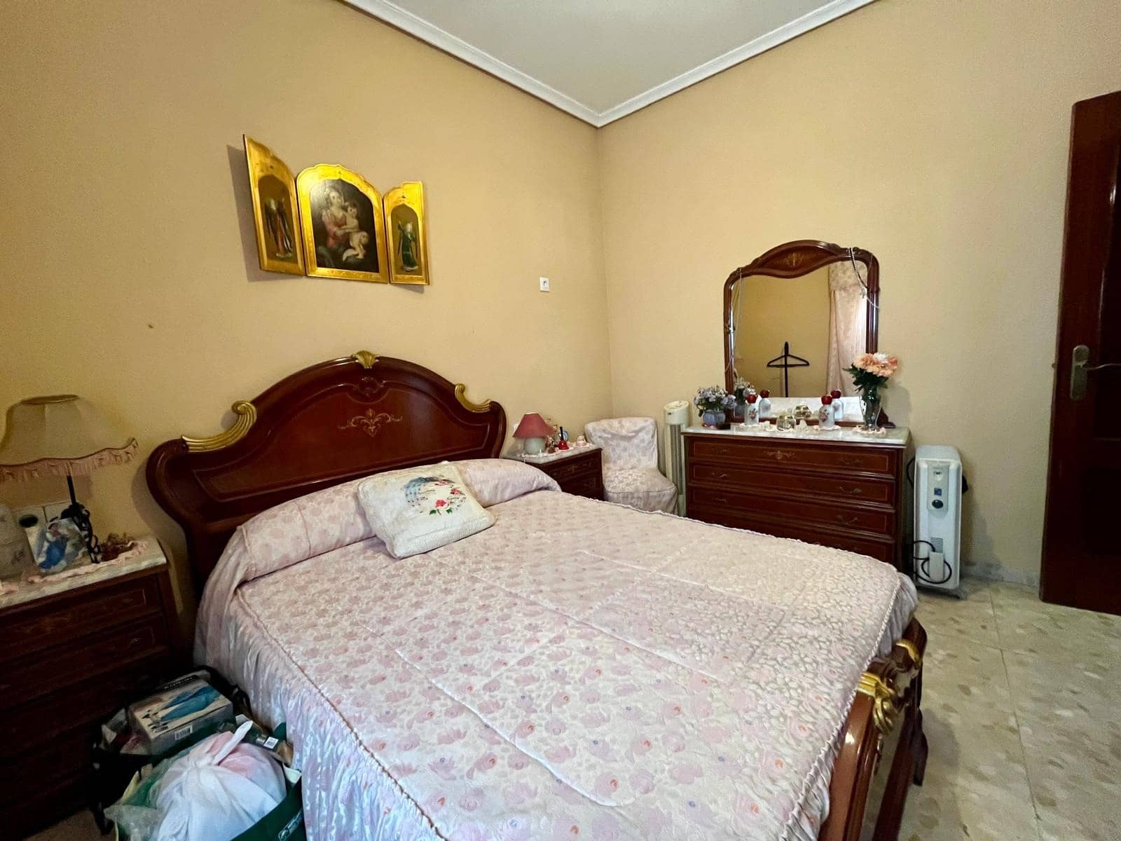 5 slaapkamer Huis te koop in Cordoba stad - € 230.000 (Ref: 9908093)