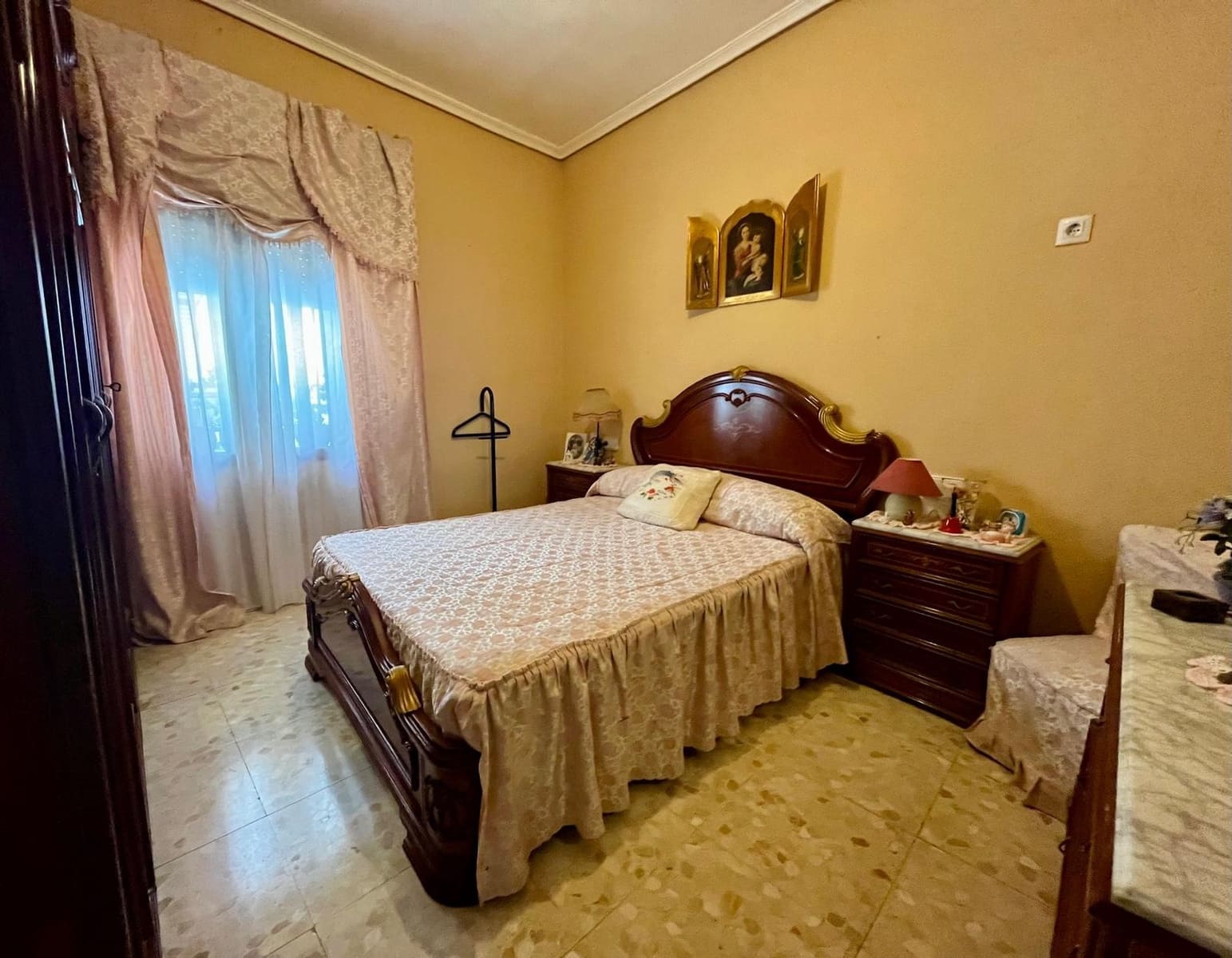 5 slaapkamer Huis te koop in Cordoba stad - € 230.000 (Ref: 9908093)