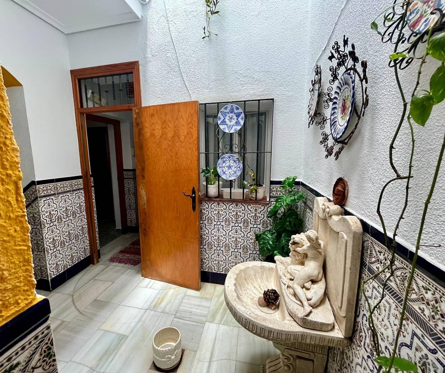 5 slaapkamer Huis te koop in Cordoba stad - € 230.000 (Ref: 9908093)