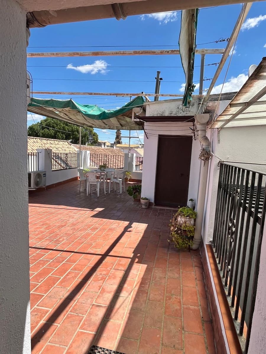5 slaapkamer Huis te koop in Cordoba stad - € 230.000 (Ref: 9908093)