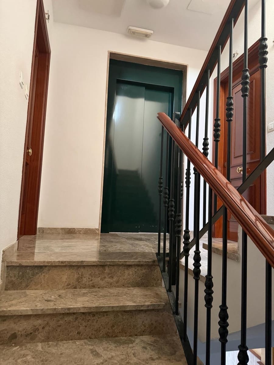 3 bedroom Flat for sale in La Carlota - € 200,000 (Ref: 9911149)