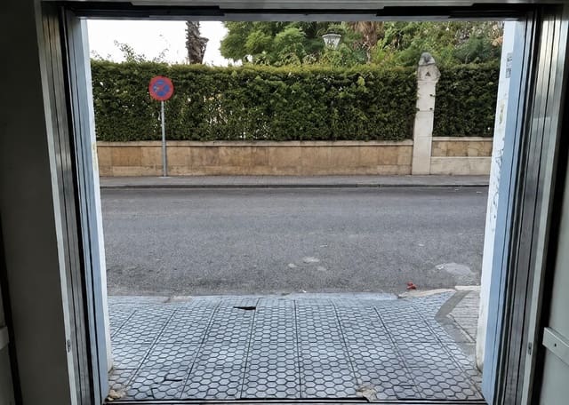 Garage for sale in Ciudad Jardín, Córdoba city - € 16,990 (Ref: 9922379)