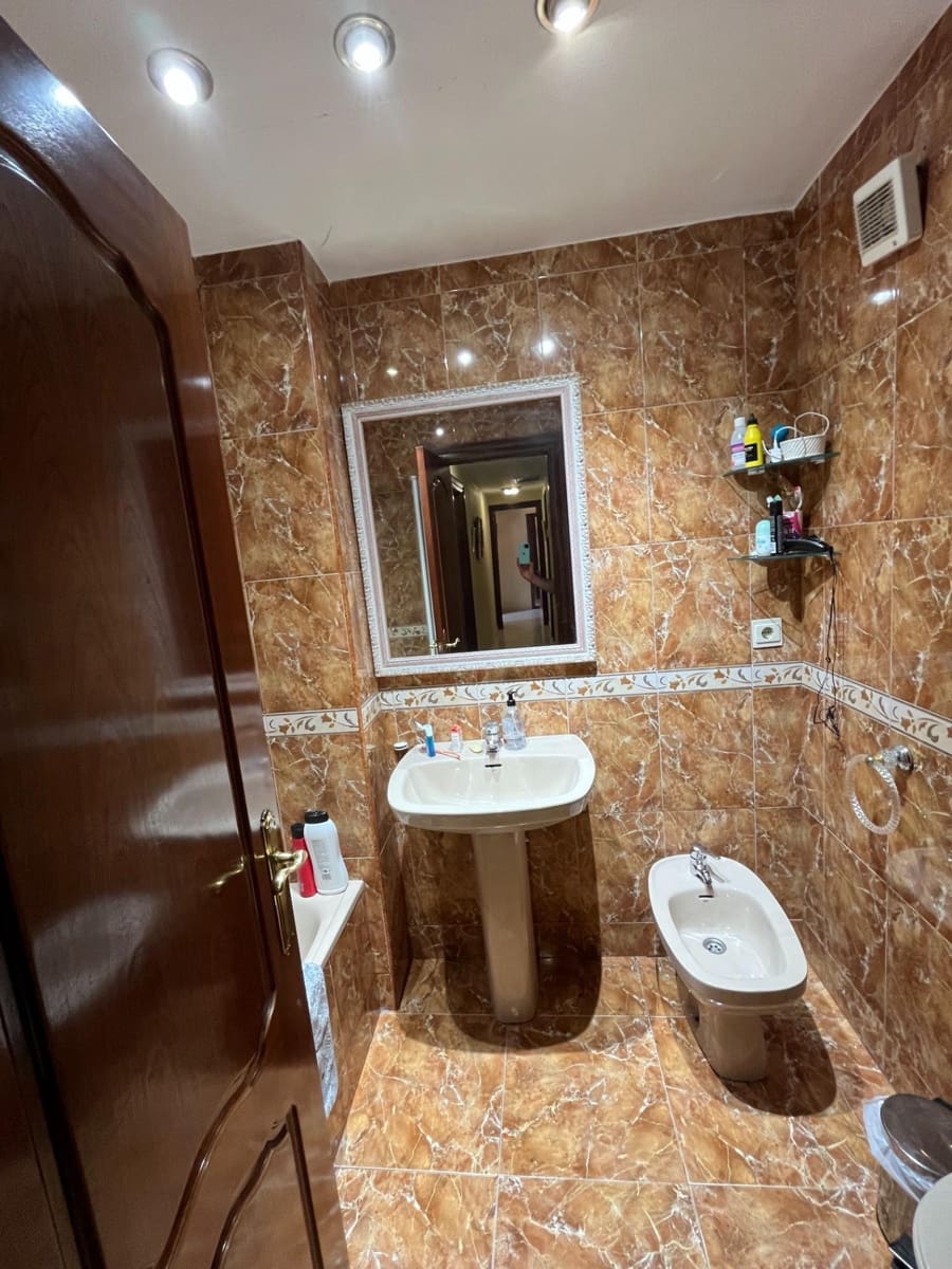 Piso de 3 habitaciones en Córdoba ciudad en venta - 190.000 € (Ref: 9927507)