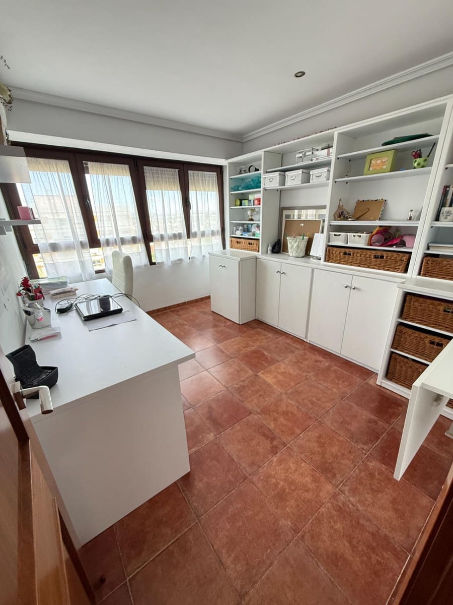 4 sovrum Lägenhet till salu i Cordoba stad - 154 900 € (Ref: 9934285)