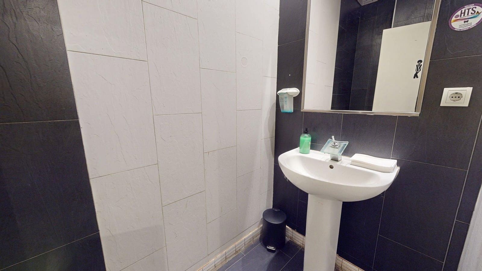 Commercial for rent in Cordoba city - € 1,000 (Ref: 9936470)