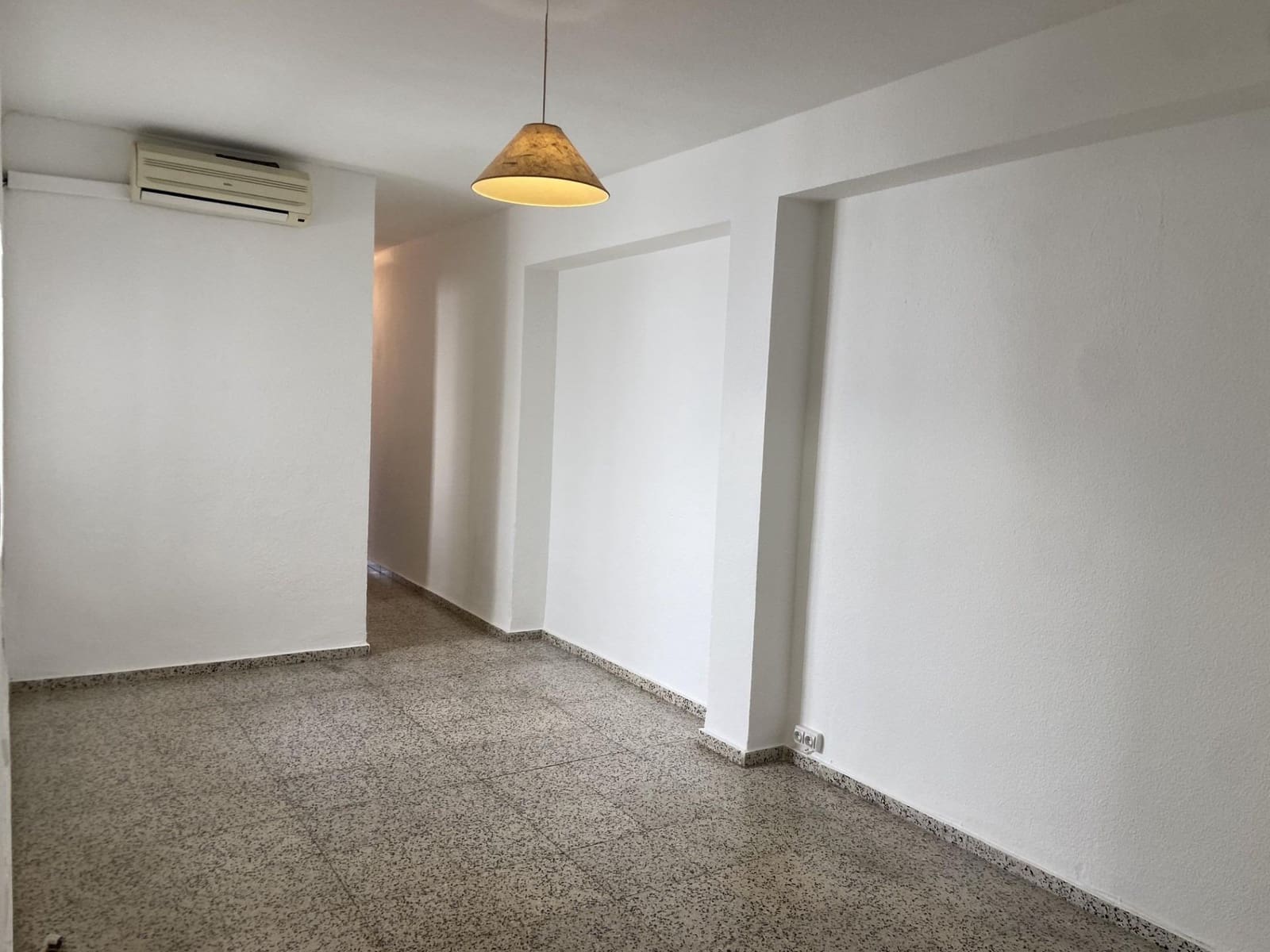 3 soveværelse Lejlighed til salg i Cordoba by - € 145.000 (Ref: 9940046)