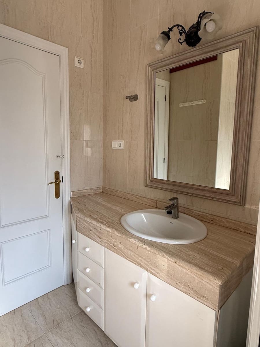3 soverom Leilighet til salgs i Cordoba by - € 179 000 (Ref: 9943671)