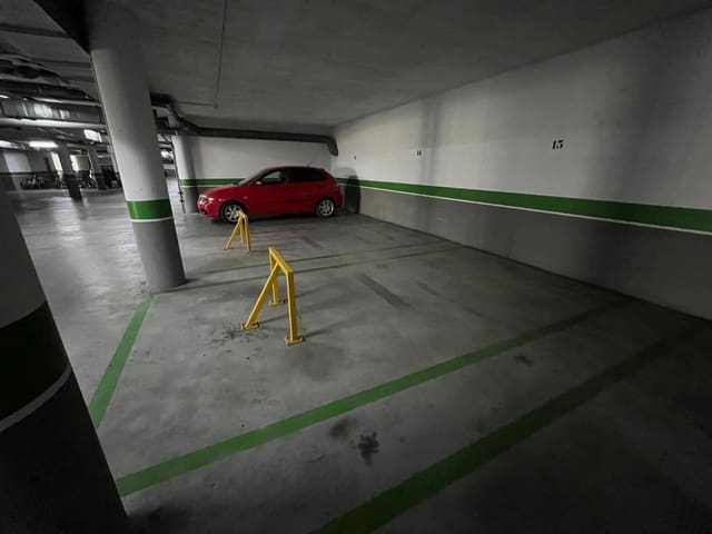 Garage til salg i Parque Azahara, Córdoba by - € 14.774 (Ref: 9943673)