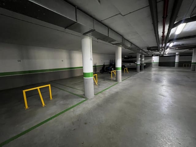 Garage til salg i Parque Azahara, Córdoba by - € 14.774 (Ref: 9943673)