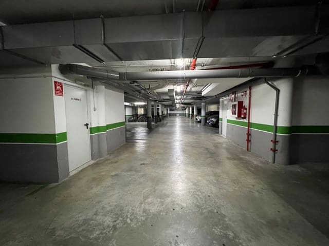 Garage til salg i Parque Azahara, Córdoba by - € 14.774 (Ref: 9943673)