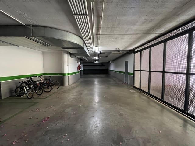 Garage til salg i Parque Azahara, Córdoba by - € 14.774 (Ref: 9943673)