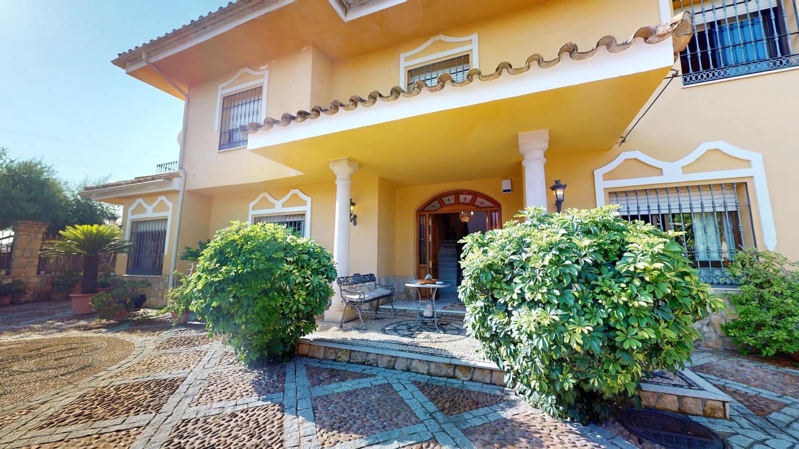7 soveværelse Villa til salg i Cordoba by med swimmingpool - € 395.000 (Ref: 9943675)