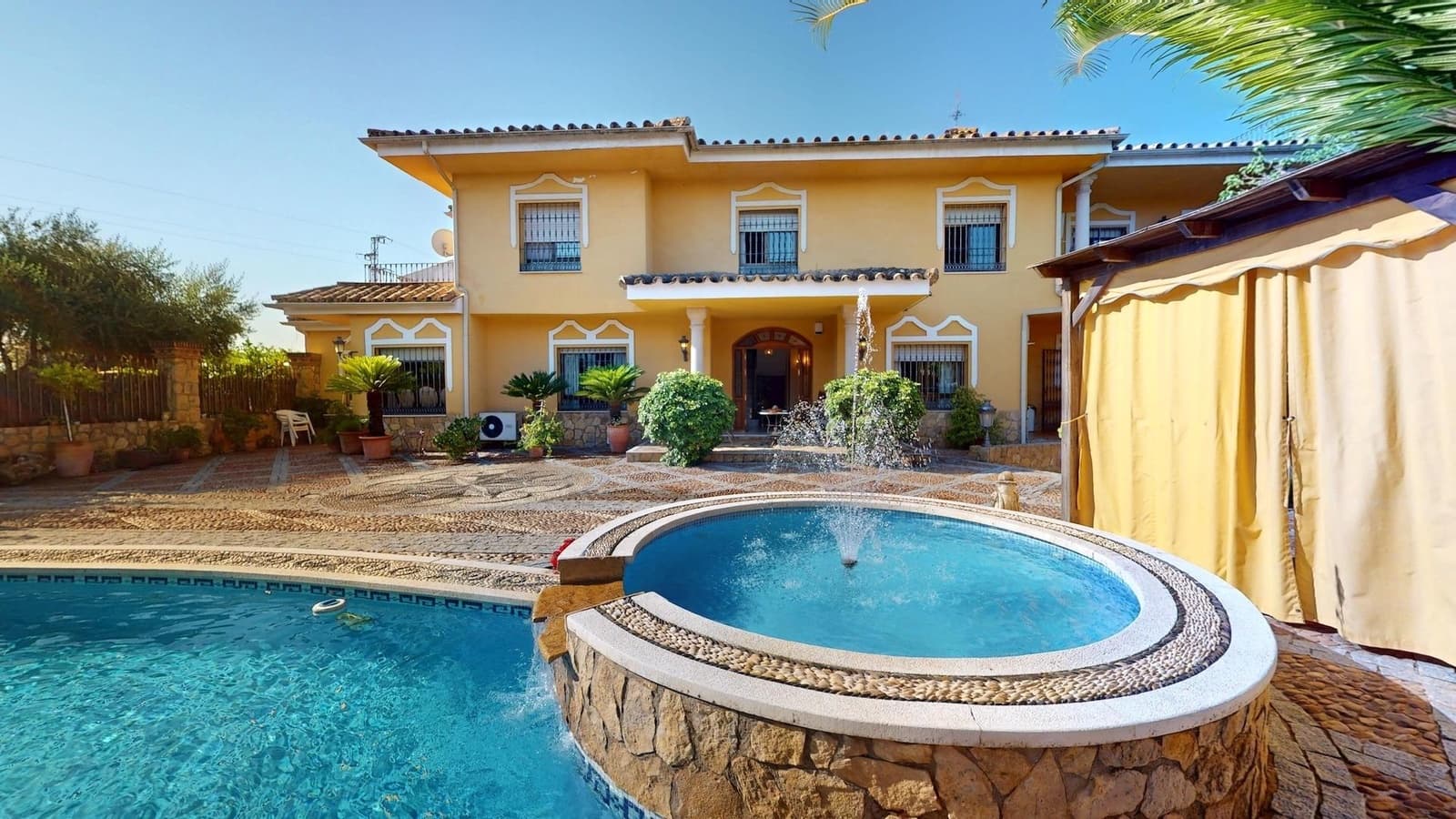 7 soveværelse Villa til salg i Cordoba by med swimmingpool - € 395.000 (Ref: 9943675)