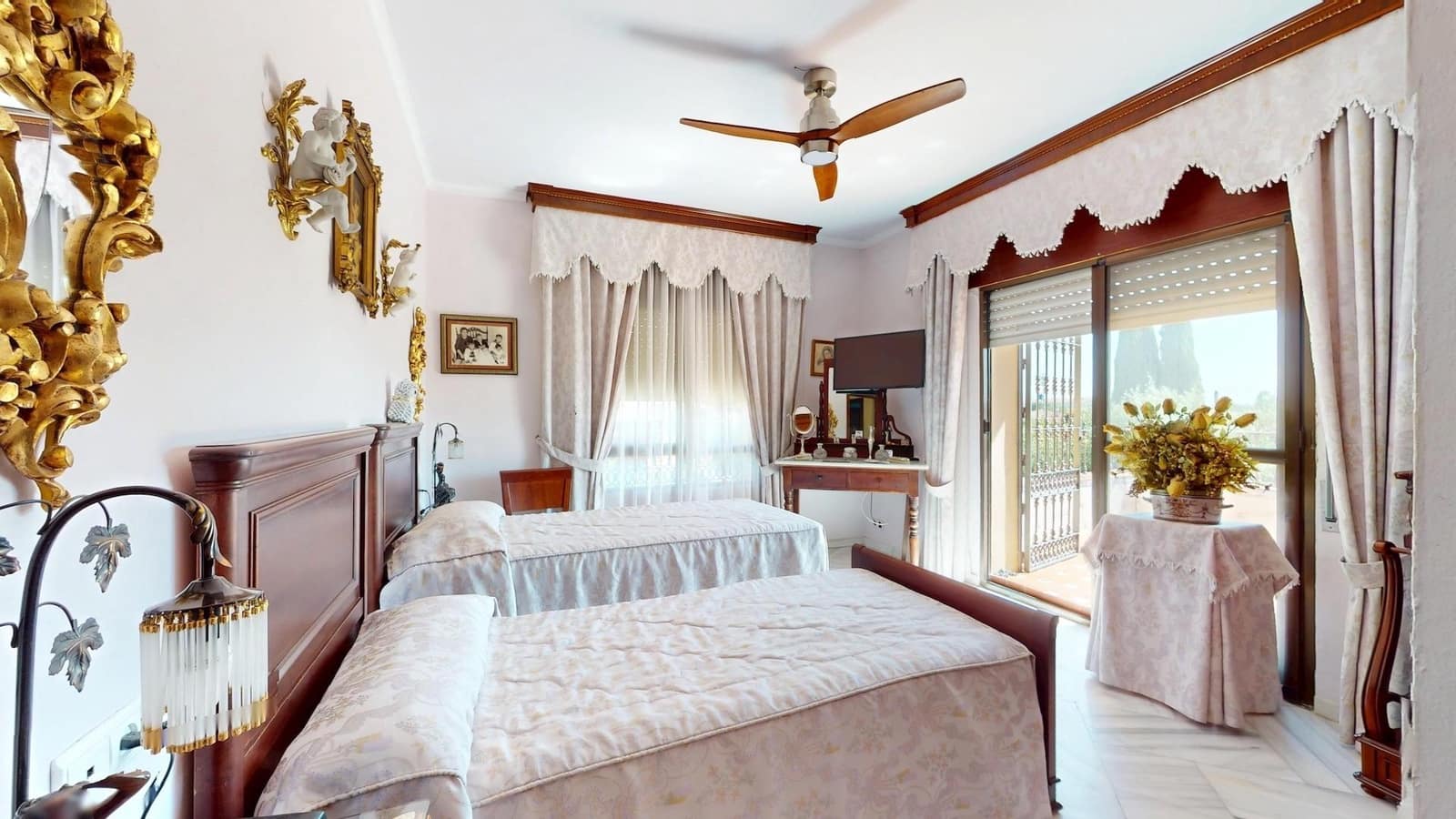 7 soveværelse Villa til salg i Cordoba by med swimmingpool - € 395.000 (Ref: 9943675)