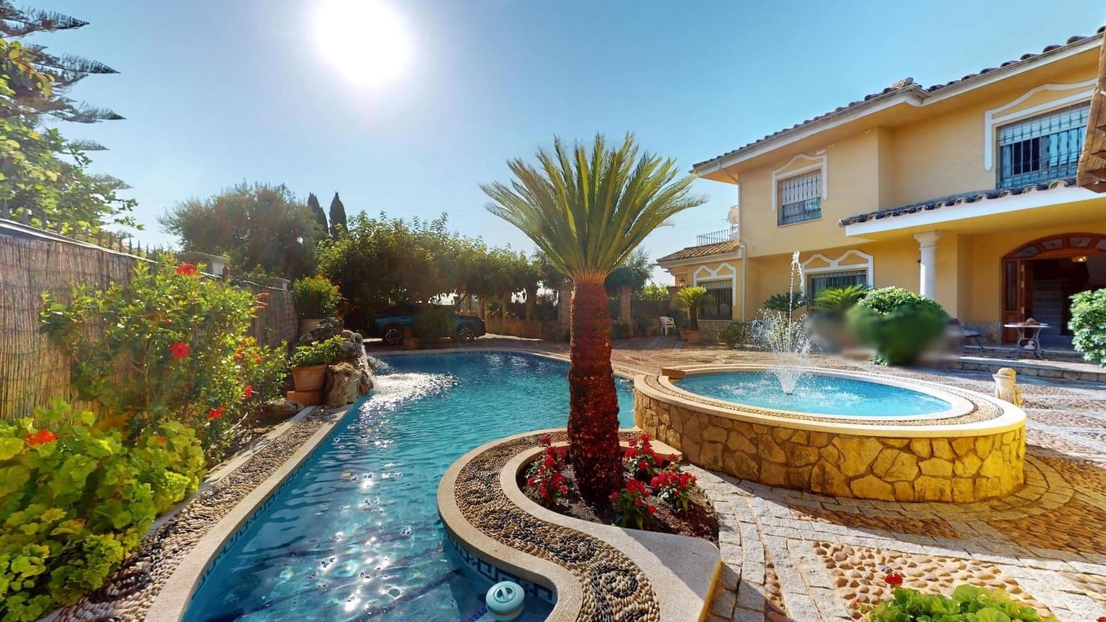 7 soveværelse Villa til salg i Cordoba by med swimmingpool - € 395.000 (Ref: 9943675)