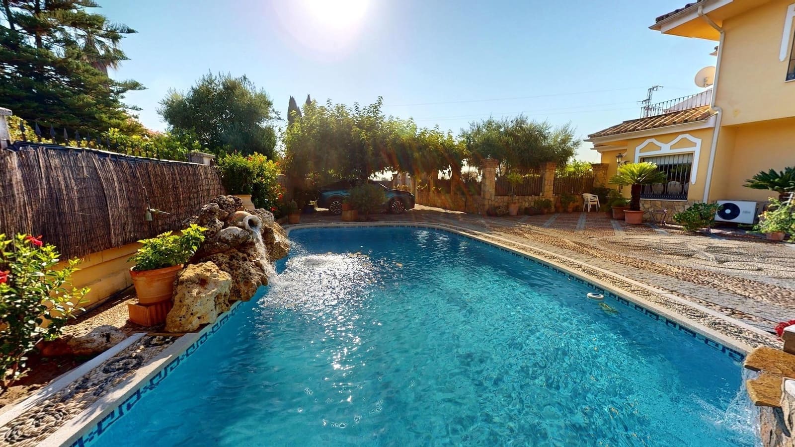 7 soveværelse Villa til salg i Cordoba by med swimmingpool - € 395.000 (Ref: 9943675)