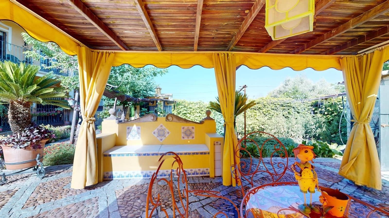 7 soveværelse Villa til salg i Cordoba by med swimmingpool - € 395.000 (Ref: 9943675)