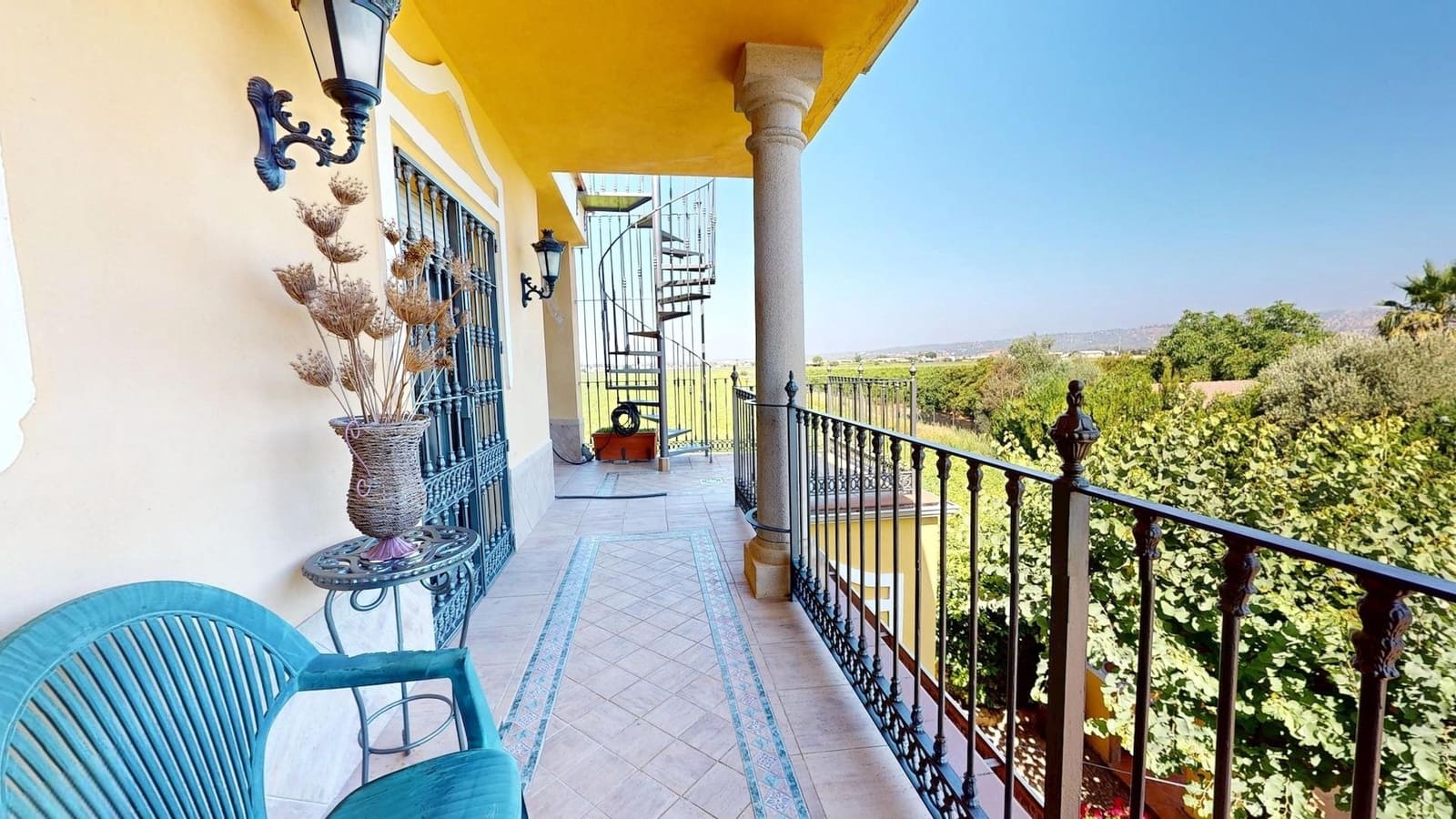 7 soveværelse Villa til salg i Cordoba by med swimmingpool - € 395.000 (Ref: 9943675)