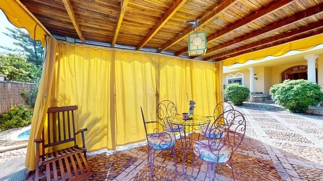 7 soveværelse Villa til salg i Villarrubia, Córdoba by med swimmingpool - € 395.000 (Ref: 9943675)