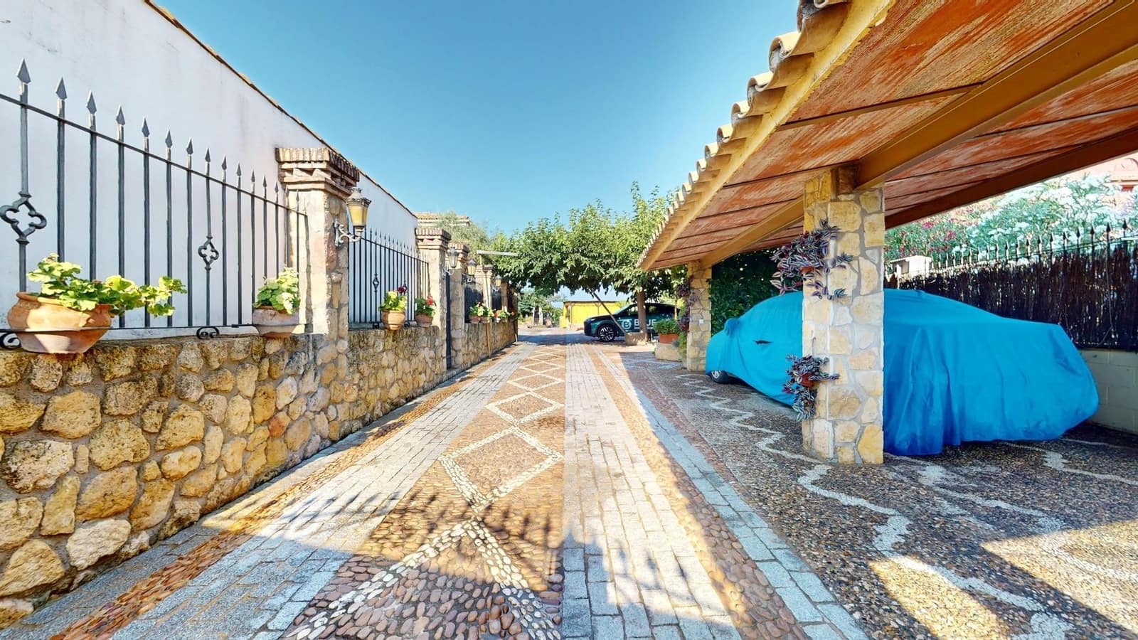 7 soveværelse Villa til salg i Cordoba by med swimmingpool - € 395.000 (Ref: 9943675)