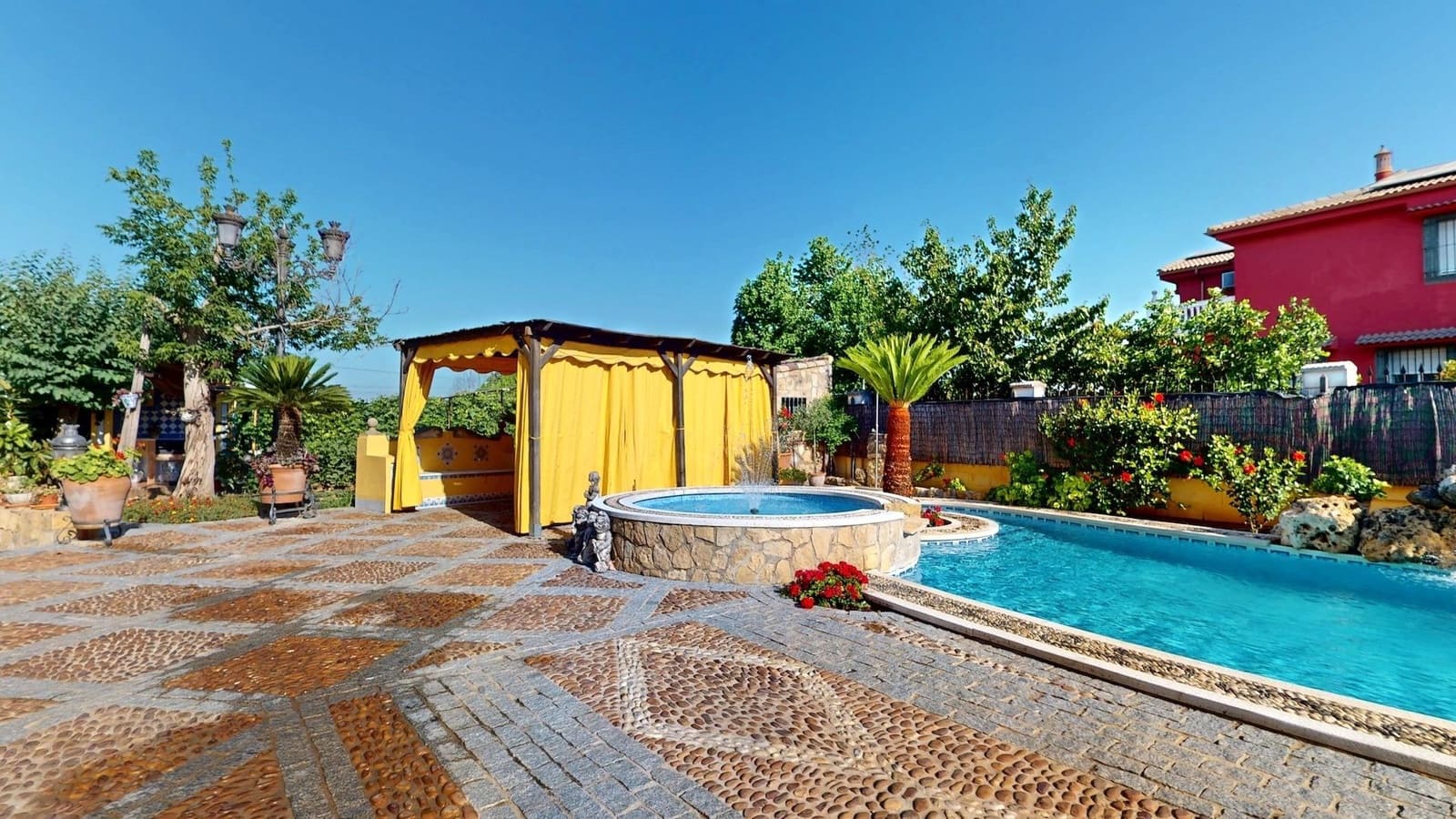 7 soveværelse Villa til salg i Cordoba by med swimmingpool - € 395.000 (Ref: 9943675)