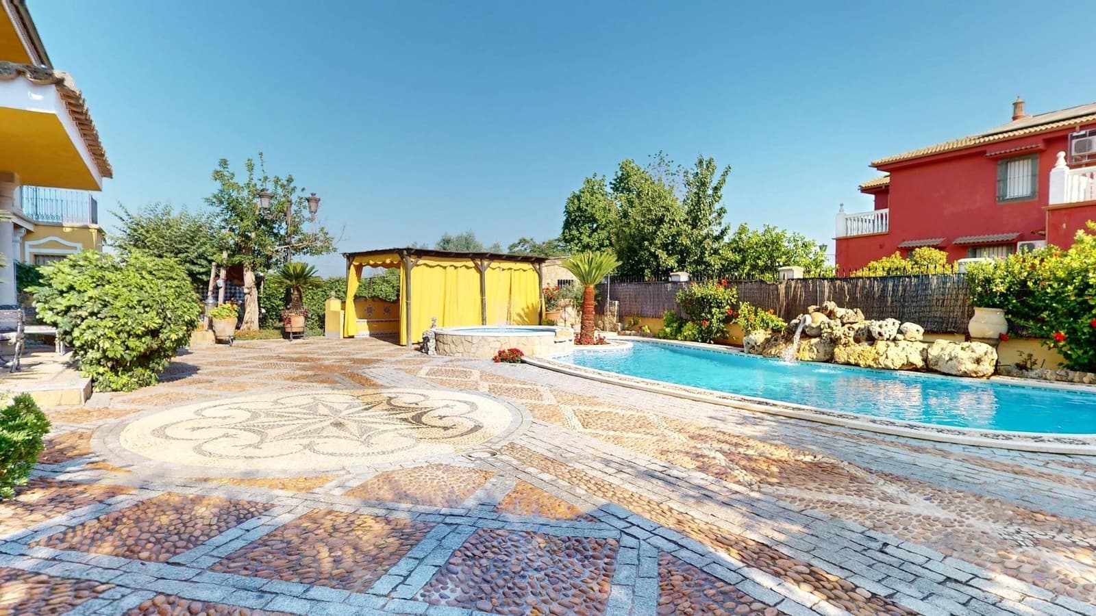 7 soveværelse Villa til salg i Cordoba by med swimmingpool - € 395.000 (Ref: 9943675)