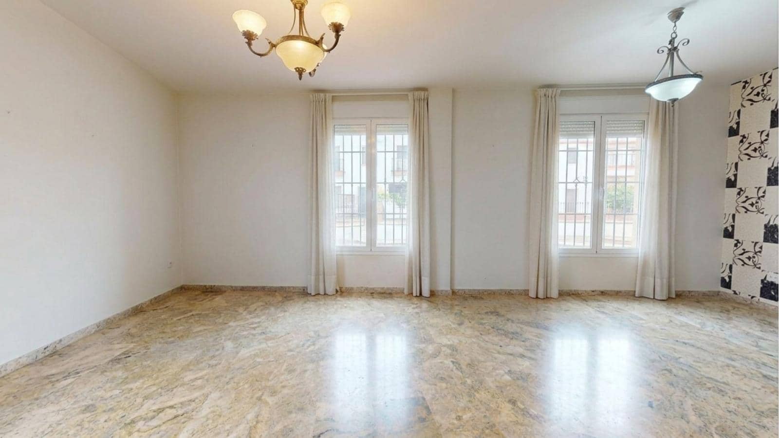 4 soveværelse Byhus til salg i Cordoba by med garage - € 199.000 (Ref: 9943676)