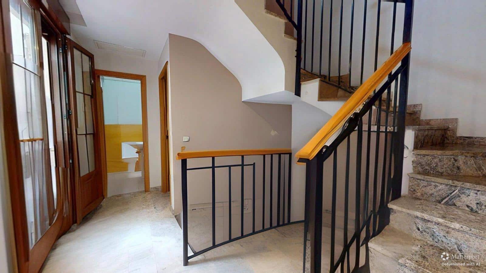 4 soveværelse Byhus til salg i Cordoba by med garage - € 199.000 (Ref: 9943676)