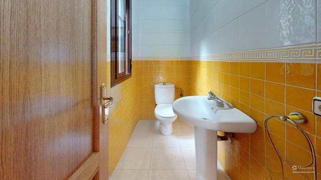 4 soverom Hus til salgs i Córdoba by med garasje - € 199 000 (Ref: 9943676)