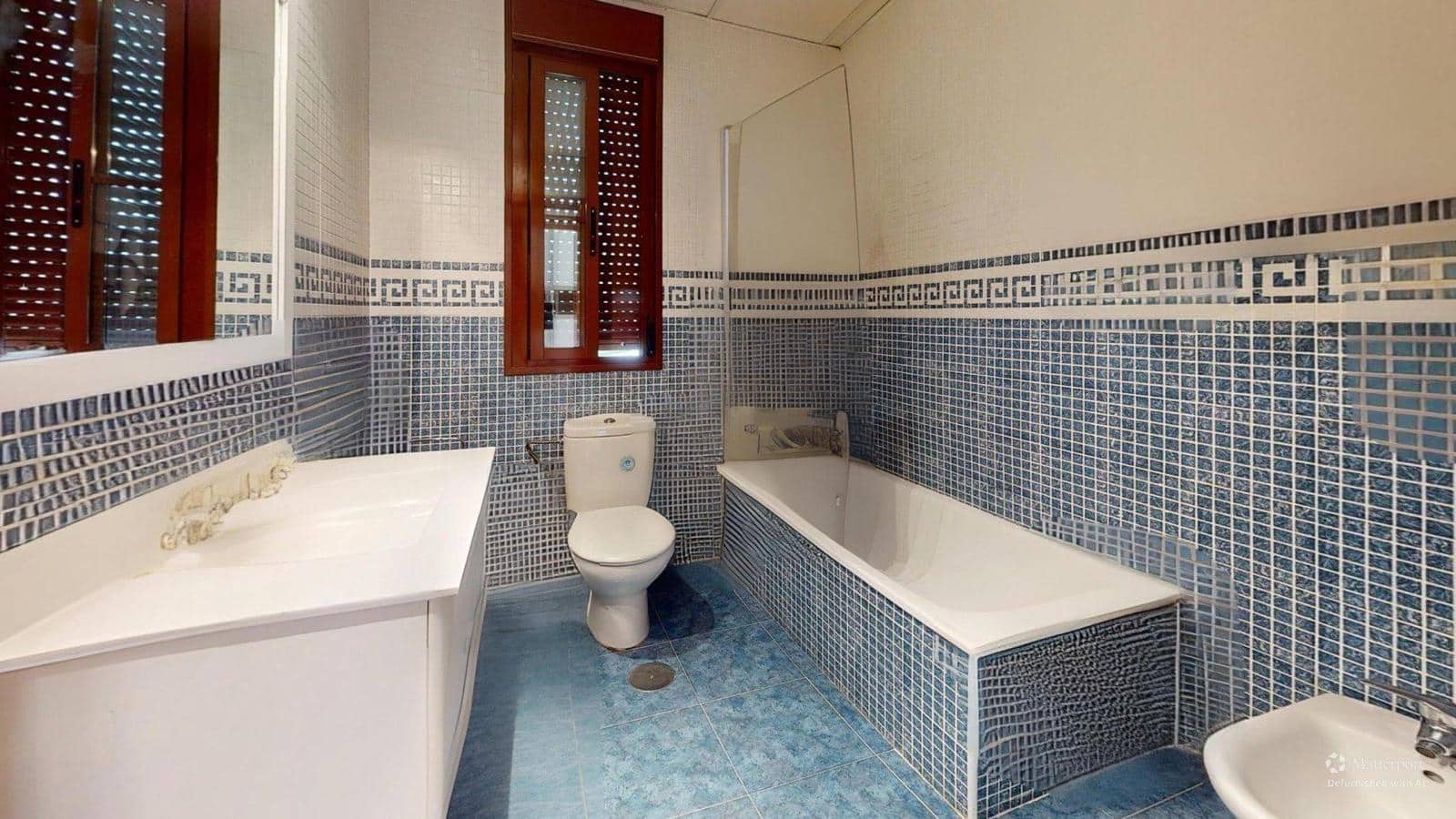 4 soveværelse Byhus til salg i Cordoba by med garage - € 199.000 (Ref: 9943676)