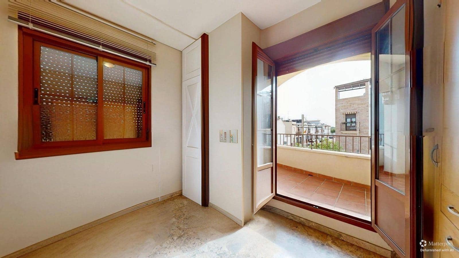 4 soveværelse Byhus til salg i Cordoba by med garage - € 199.000 (Ref: 9943676)