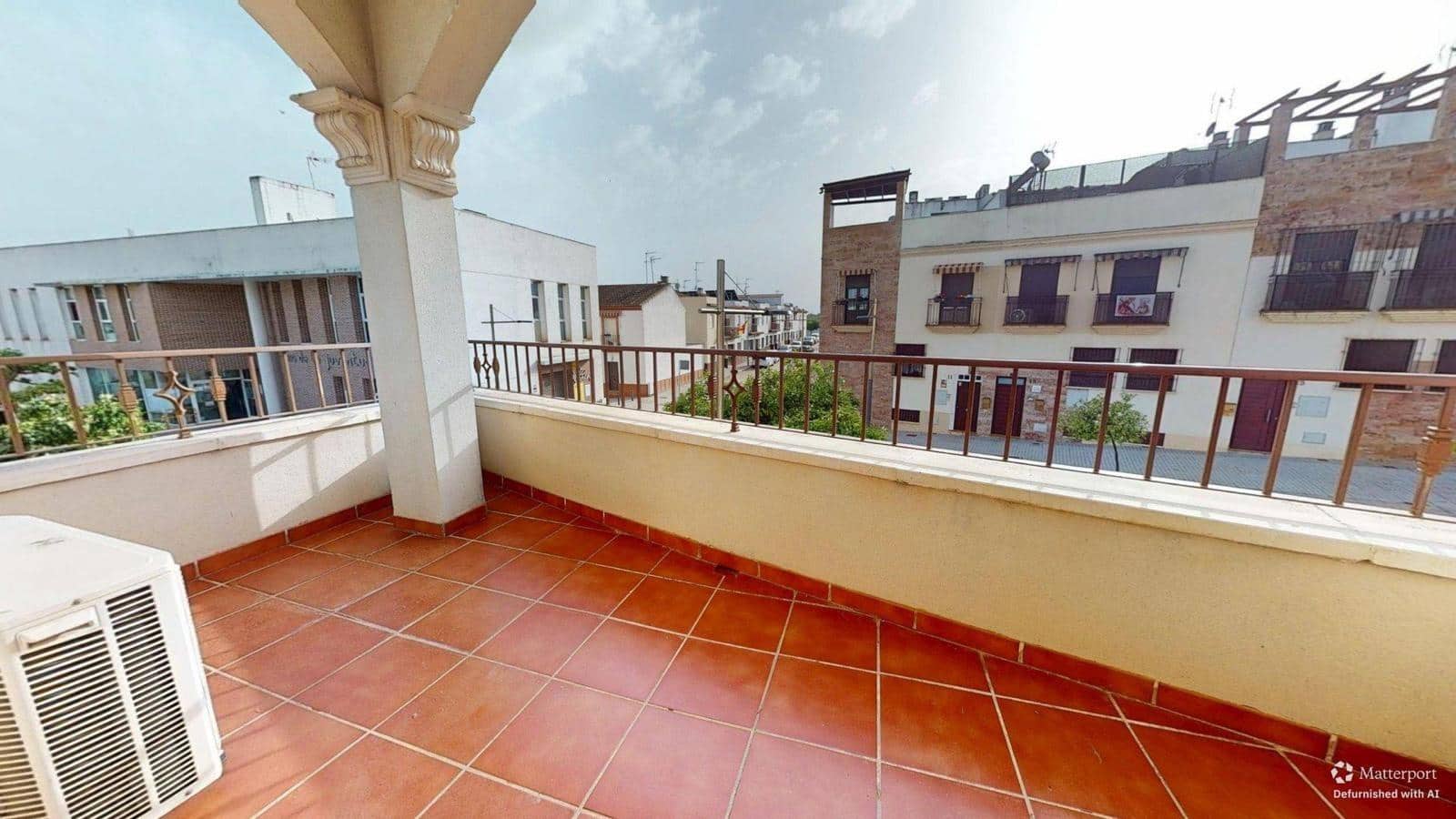 4 soveværelse Byhus til salg i Cordoba by med garage - € 199.000 (Ref: 9943676)