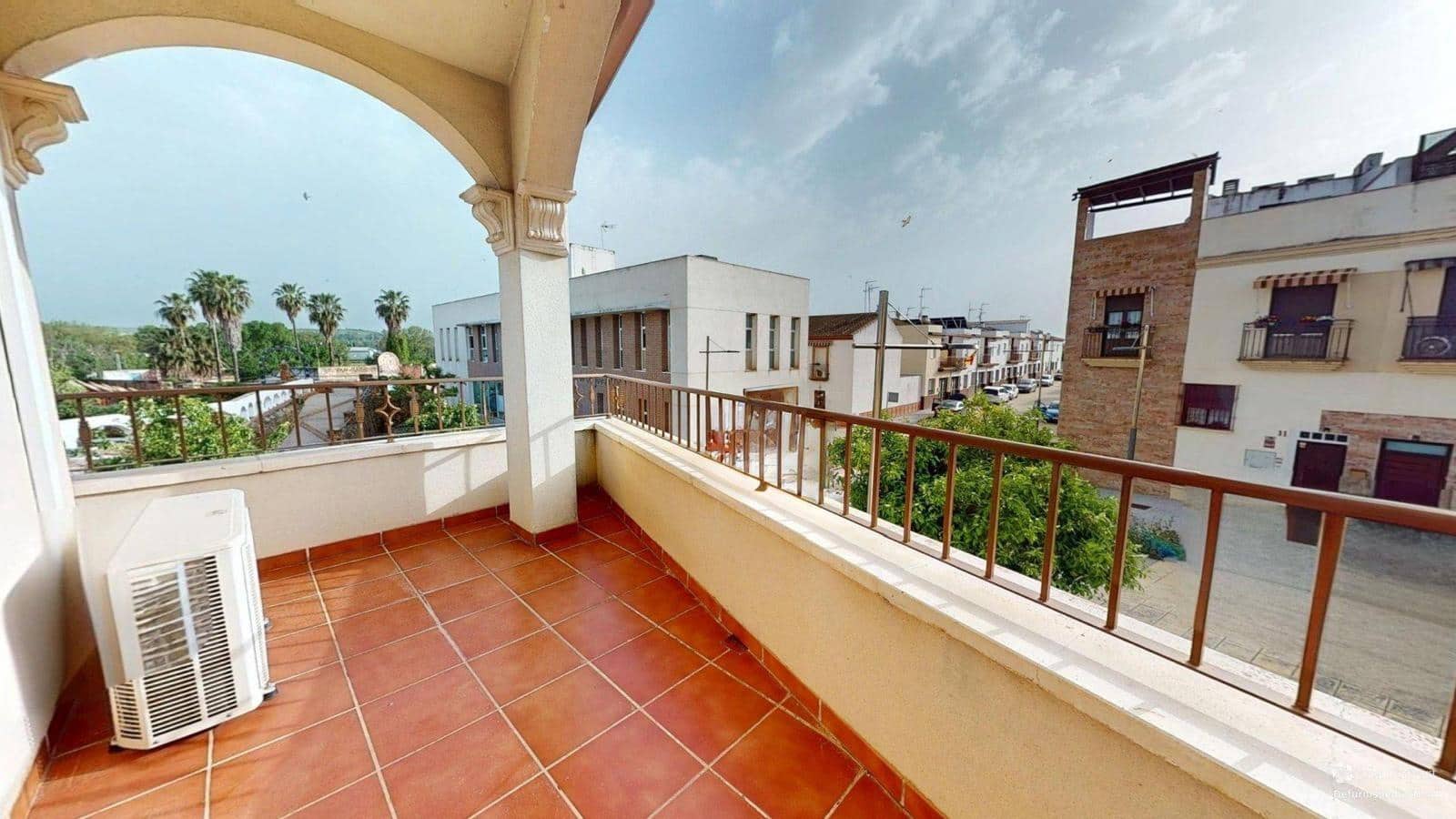 4 soveværelse Byhus til salg i Cordoba by med garage - € 199.000 (Ref: 9943676)