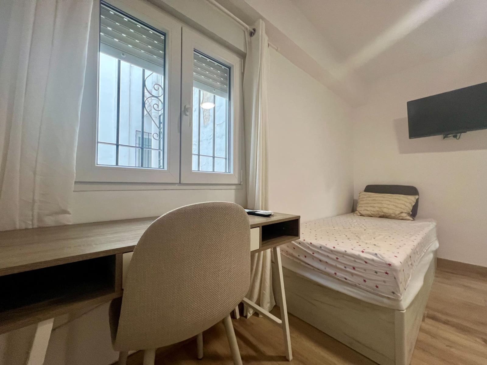 3 bedroom Apartment for rent in Cordoba city - € 250 (Ref: 9944169)