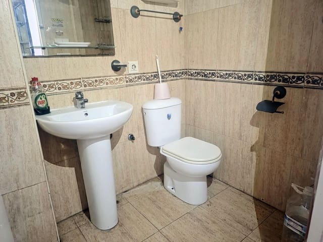 Kommersiell til salgs i Ciudad Jardín, Córdoba by - € 79 900 (Ref: 9945794)