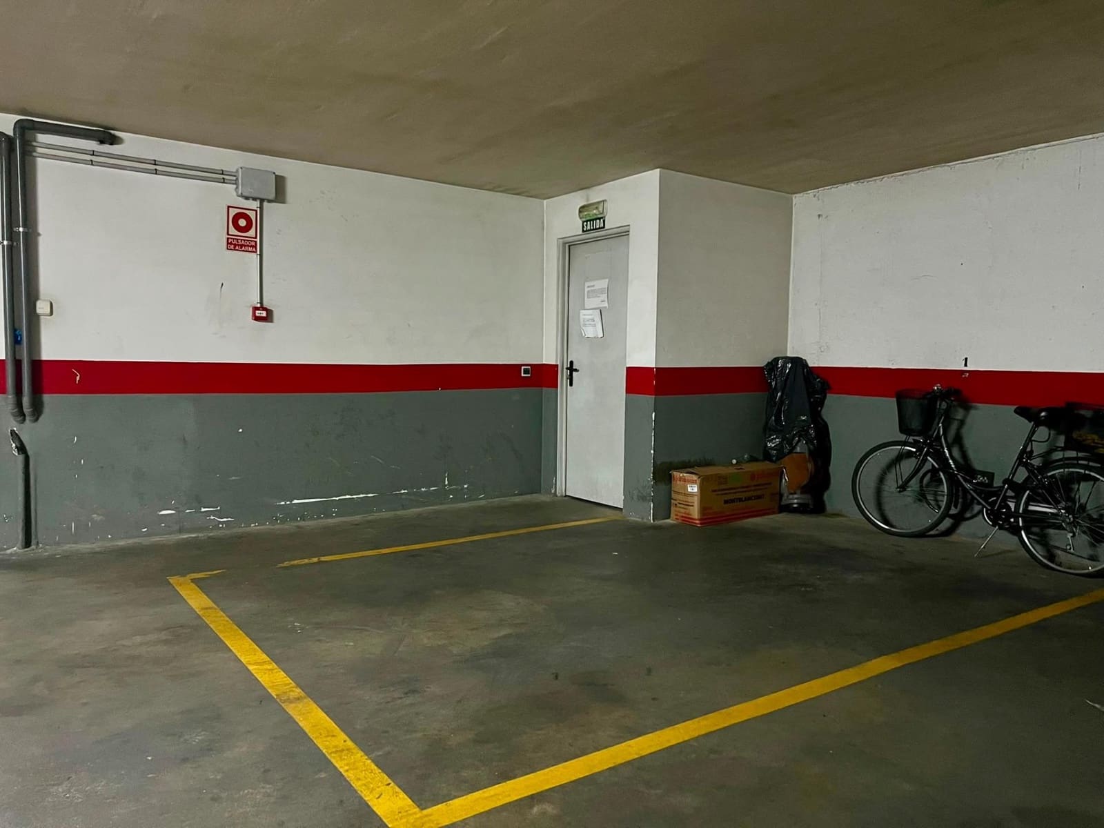 Garage til salg i Cordoba by - € 26.000 (Ref: 9947991)