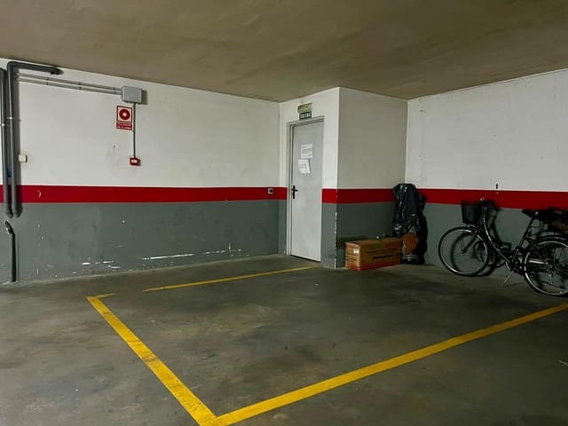 Garage til salg i Córdoba by - € 26.000 (Ref: 9947991)