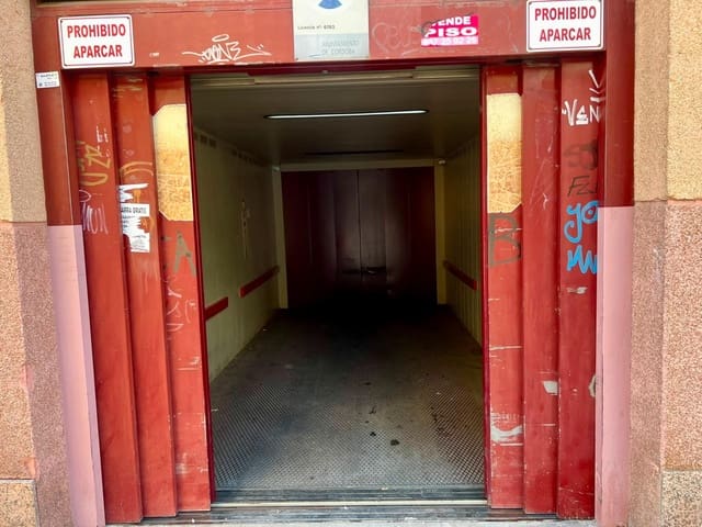 Garasje til salgs i Córdoba by - € 23 500 (Ref: 9947992)