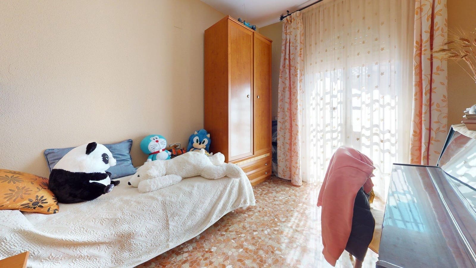 4 makuuhuone Rivitalo myytävänä paikassa Cordoba kaupunki - 300 000 € (Ref: 9959847)