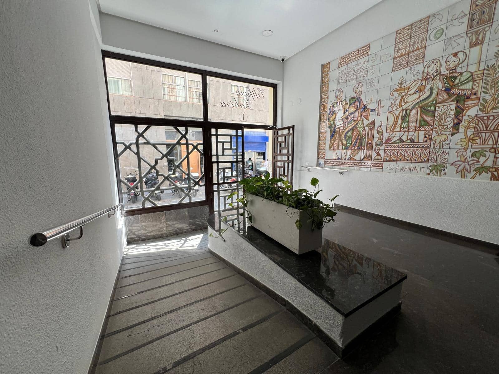 1 bedroom Flat for sale in Cordoba city with garage - € 190,000 (Ref: 9965352)