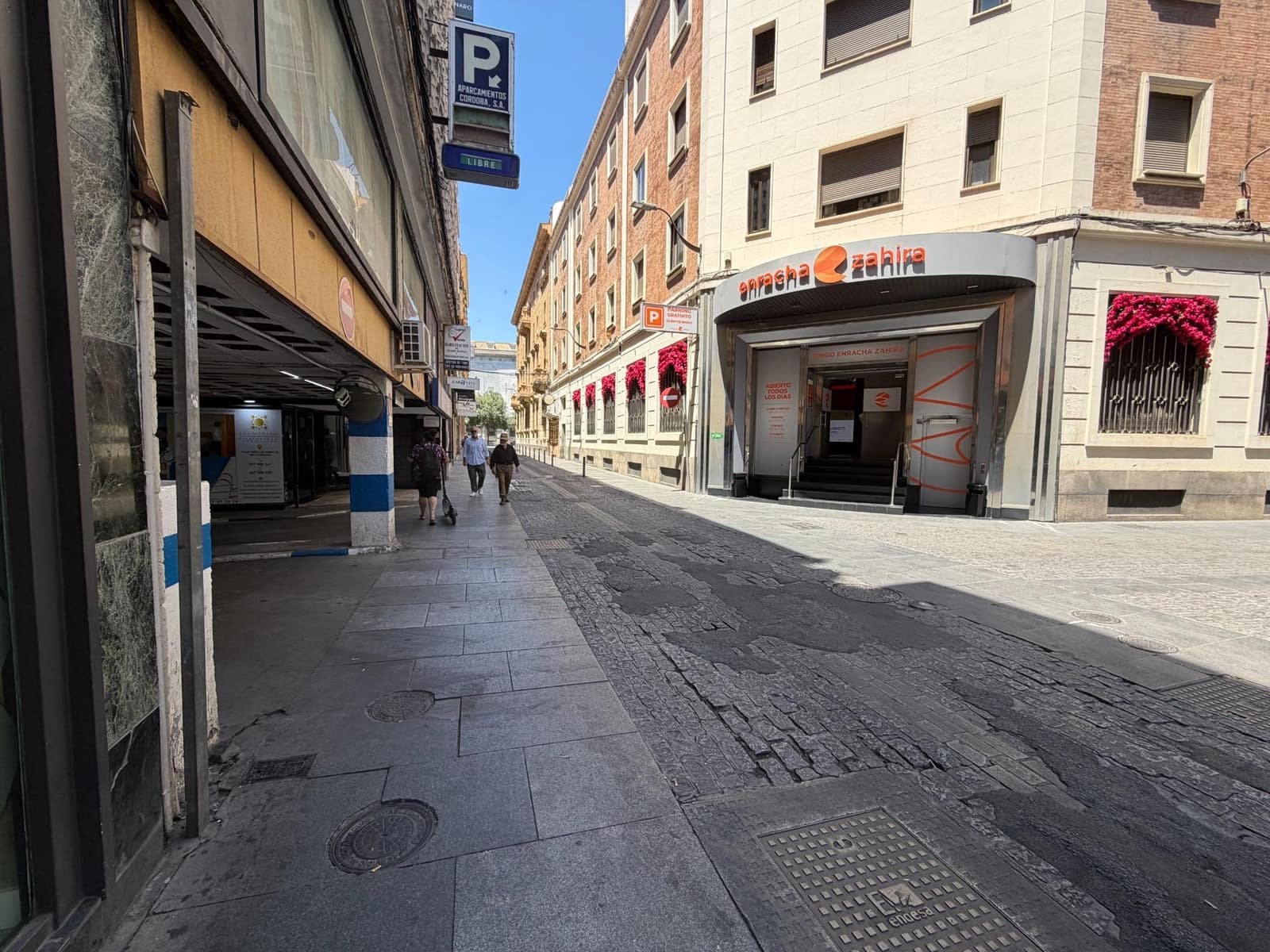 1 bedroom Flat for sale in Cordoba city with garage - € 190,000 (Ref: 9965352)