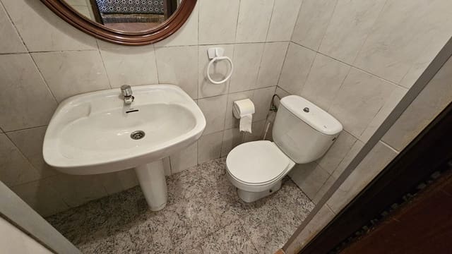 4 soveværelse Villa til salg i Córdoba by med swimmingpool - € 350.000 (Ref: 9968348)