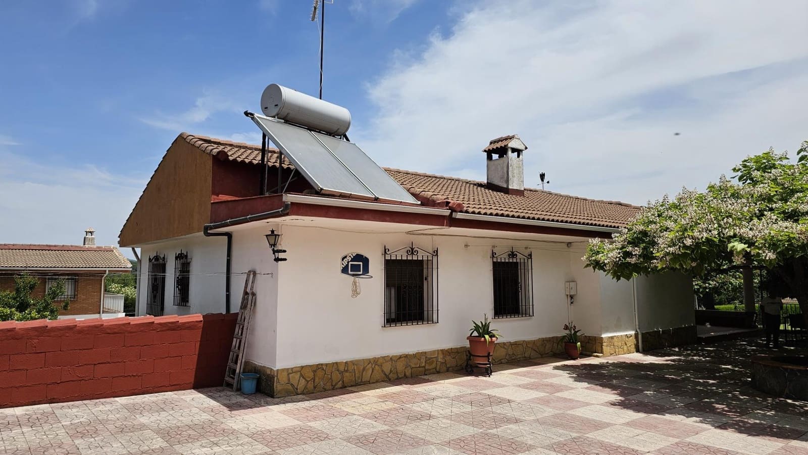 Chalet de 4 habitaciones en Córdoba ciudad en venta con piscina - 350.000 € (Ref: 9968348)