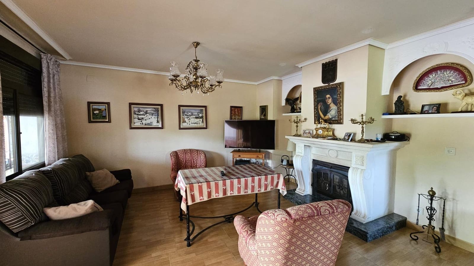 Chalet de 4 habitaciones en Córdoba ciudad en venta con piscina - 350.000 € (Ref: 9968348)