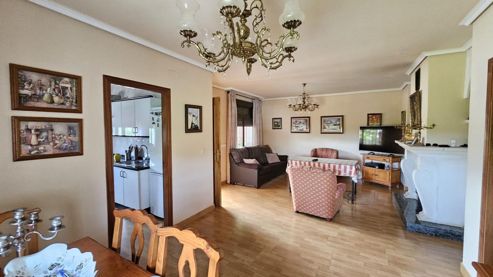 Chalet de 4 habitaciones en Córdoba ciudad en venta con piscina - 350.000 € (Ref: 9968348)