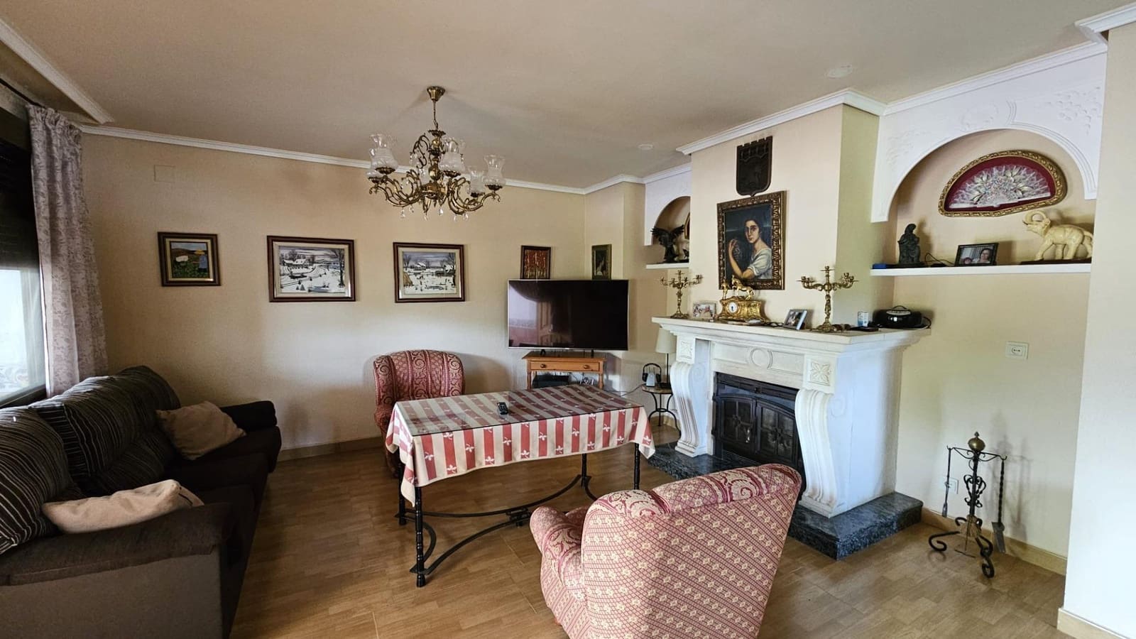 Chalet de 4 habitaciones en Córdoba ciudad en venta con piscina - 350.000 € (Ref: 9968348)