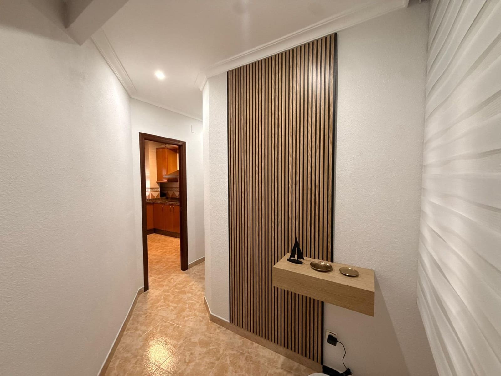 2 bedroom Flat for sale in Cordoba city with garage - € 210,000 (Ref: 9970710)