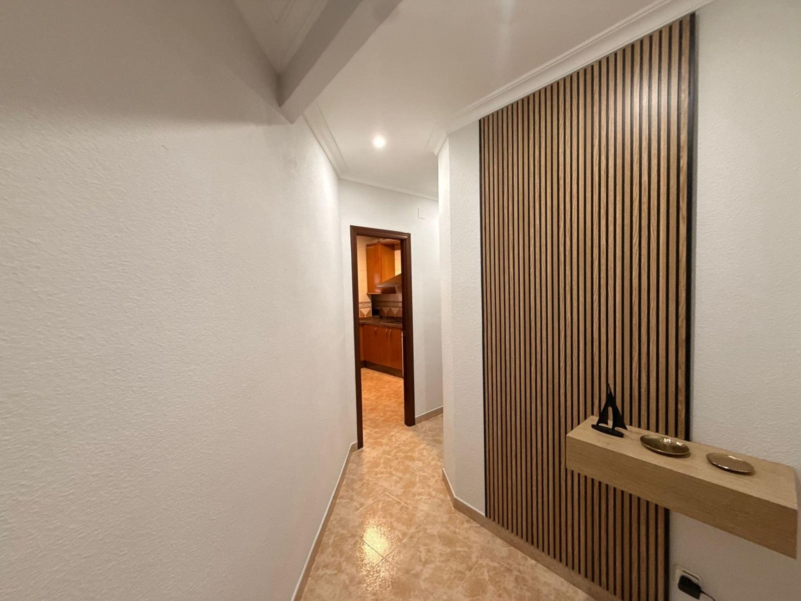 2 bedroom Flat for sale in Cordoba city with garage - € 210,000 (Ref: 9970710)