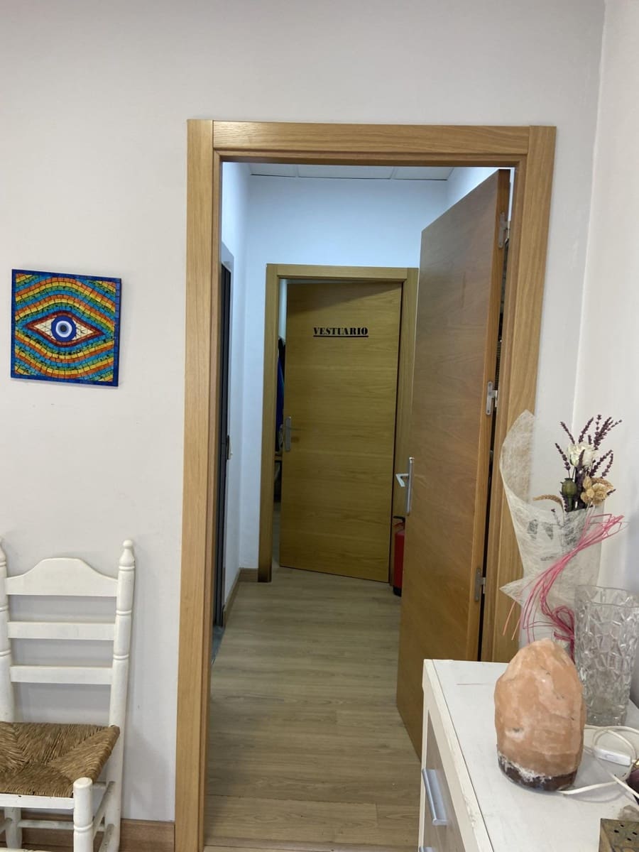 Commercial for sale in Cordoba city - € 110,000 (Ref: 9970711)